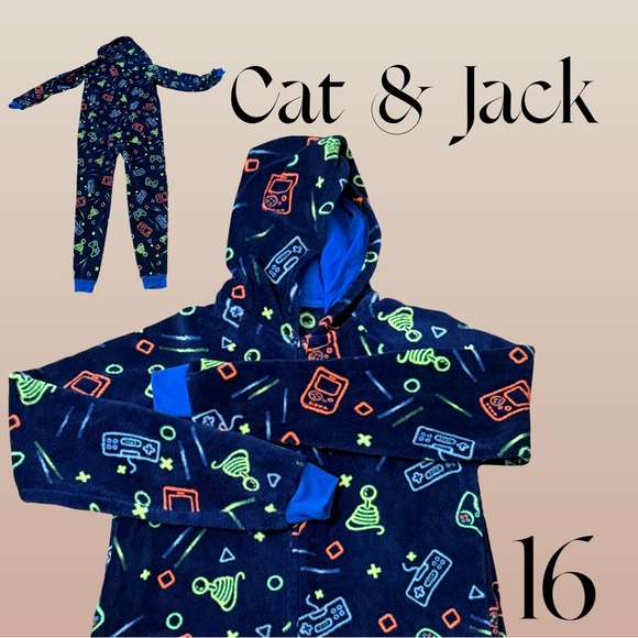 Cat & Jack Gamer Onesie Size 16 Boys Fleece Pajamas Zip Up Cozy Sleepwear soft - Picture 1 of 9